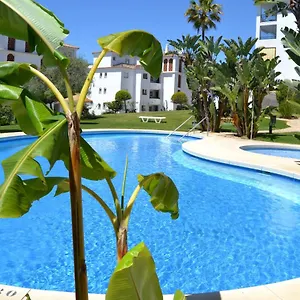 Apartment Luxury Garden - Walking Distance To The Sea, Sitio de Calahonda
