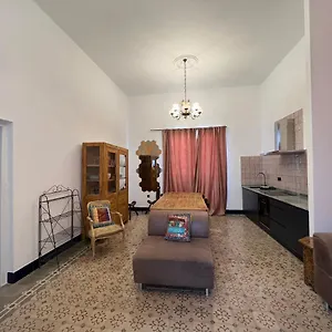 Homestay La Casa Cuadrada, El Coronil